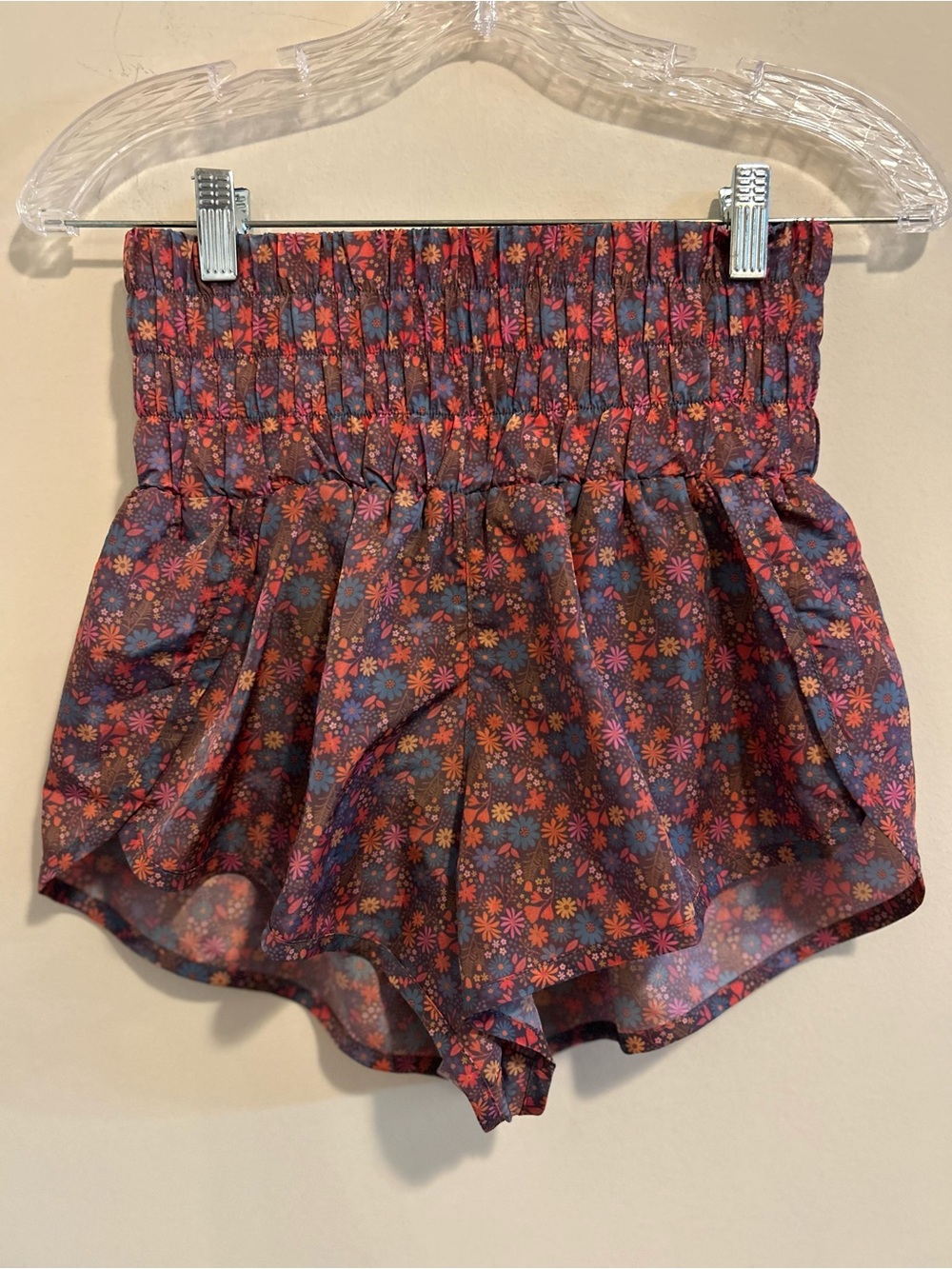 NATURAL LIFE High-Waist Floral Smocked Shorts‎ — Pink & Blue & Brown